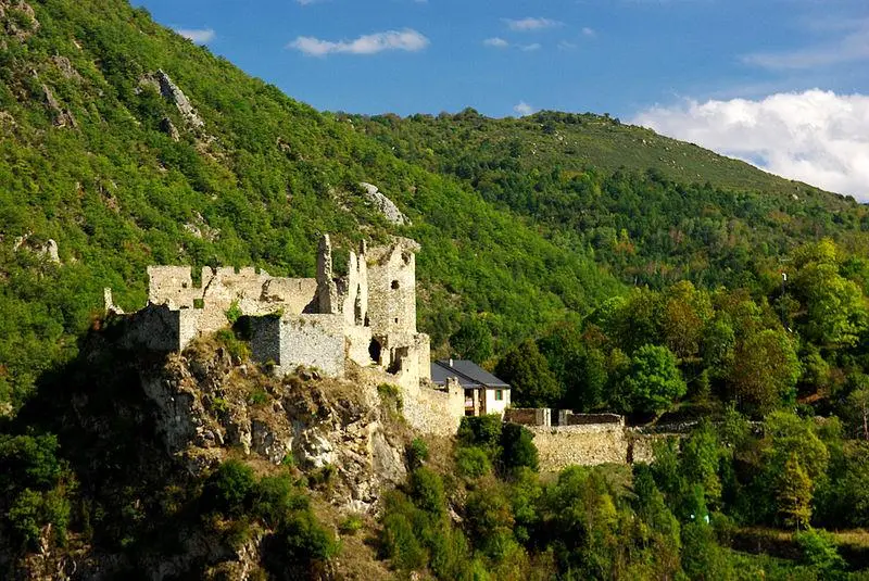 Foto von Château d'Uson-les-Bains - Pierre Goujet - © Creative Commons (https://creativecommons.org/licenses/by-sa/4.0/deed.fr)