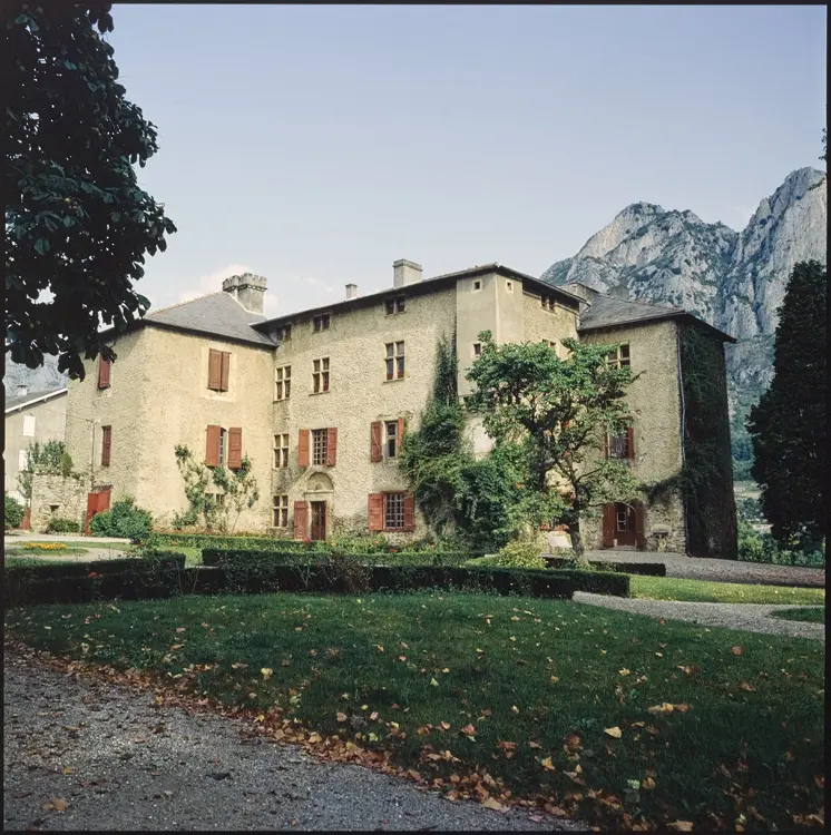 Picture of Lacombe castle - POP Plateforme Ouverte du Patrimoine / Base Mérimée - © Donation VMF, Ministère de la Culture (France), Médiathèque du patrimoine et de la photographie, diffusion GrandPalaisRmn Photo