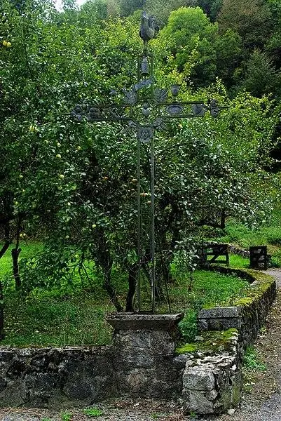 Picture of Cross - PierreG 09 - © Creative Commons (https://creativecommons.org/licenses/by-sa/4.0/deed.fr)