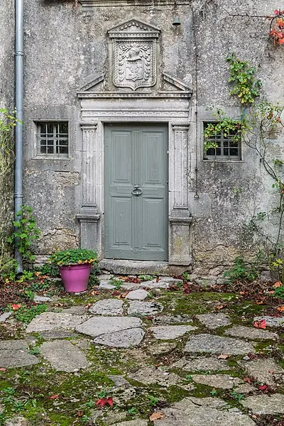 Foto de Casa apoyada contra el frente norte de las murallas - Krzysztof Golik - © Creative Commons (https://creativecommons.org/licenses/by-sa/4.0/deed.fr)