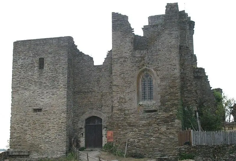 Foto von Ruinen des Château de Vallon - PHILDIC - © Creative Commons (https://creativecommons.org/licenses/by-sa/4.0/deed.fr)