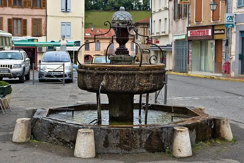 Picture of Fountain - MathieuMD - © Creative Commons (https://creativecommons.org/licenses/by-sa/4.0/deed.fr)