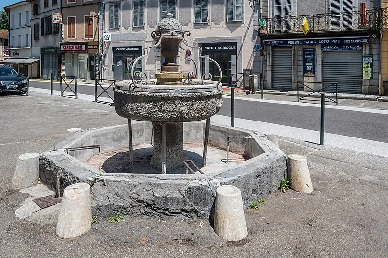 Picture of Fountain - Tournasol7 - © Creative Commons (https://creativecommons.org/licenses/by-sa/4.0/deed.fr)