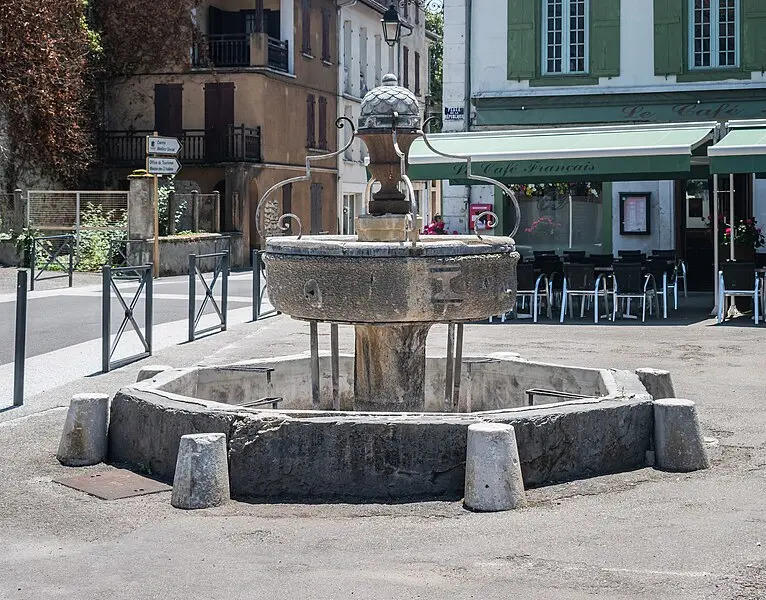 Picture of Fountain - Tournasol7 - © Creative Commons (https://creativecommons.org/licenses/by-sa/4.0/deed.fr)