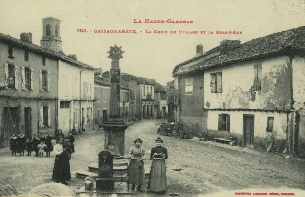 Picture of 15th century cross - POP Plateforme Ouverte du Patrimoine / Base Mérimée - © Ministère de la Culture (France), Médiathèque du patrimoine et de la photographie, tous droits réservés