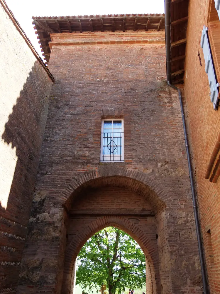 Picture of Fortified door - Sous licence Creative Commons (https://creativecommons.org/licenses/by-sa/4.0/deed.fr) - Par Franck-fnba - © Creative Commons (https://creativecommons.org/licenses/by-sa/4.0/deed.fr)