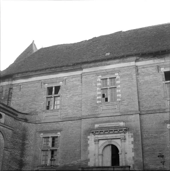 Picture of Castle - POP Plateforme Ouverte du Patrimoine / Base Mérimée - © Ministère de la Culture (France), Médiathèque du patrimoine et de la photographie, diffusion RMN-GP