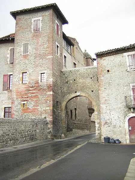 Foto di Castello - Luis Ulzurrun - © Creative Commons (https://creativecommons.org/licenses/by-sa/4.0/deed.fr)
