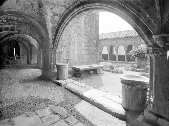 Picture of Former Notre-Dame Cathedral - POP Plateforme Ouverte du Patrimoine / Base Mérimée - © Ministère de la Culture (France), Médiathèque du patrimoine et de la photographie, diffusion RMN-GP