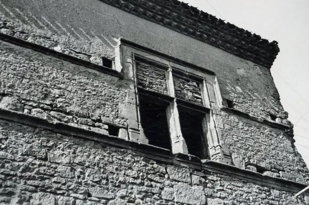 Foto von Haus neben dem Presbyterium - POP Plateforme Ouverte du Patrimoine / Base Mérimée - © Ministère de la Culture (France), Médiathèque du patrimoine et de la photographie, Tous droits réservés 