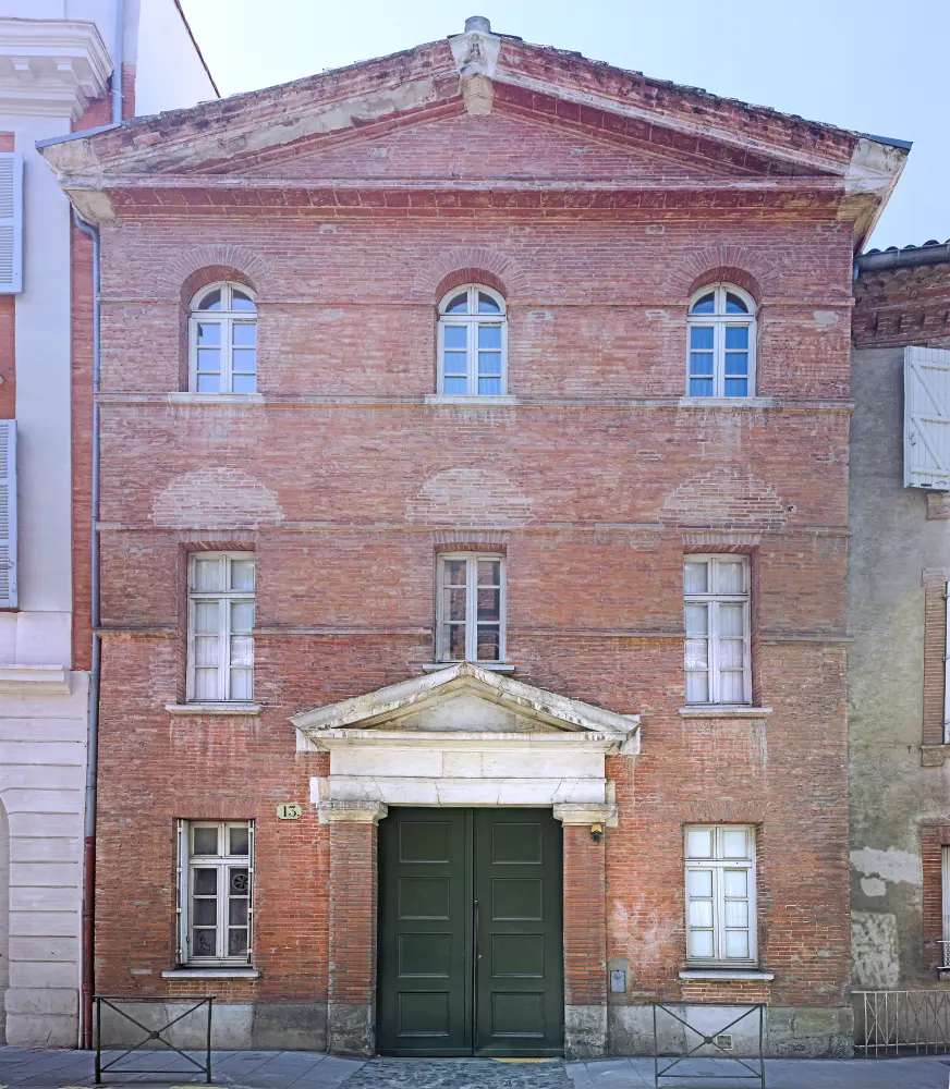 Picture of Visitation convent comprising the old hotels Le Mazuyer and de Béarn - Sous licence Creative Commons (https://creativecommons.org/licenses/by-sa/4.0/deed.fr) - Par Archaeodontosaurus - © Creative Commons (https://creativecommons.org/licenses/by-sa/4.0/deed.fr)