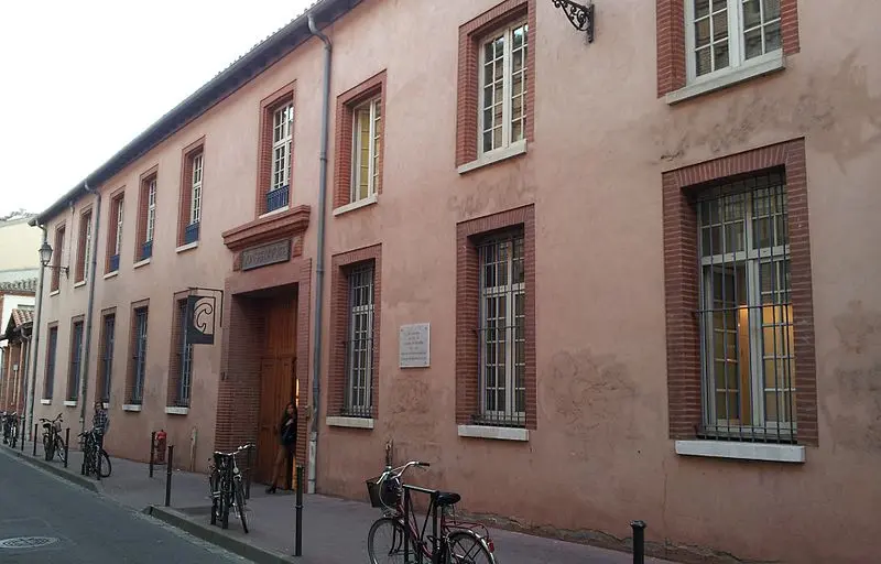 Picture of Former Larrey hospital - Sylda31 - © Creative Commons (https://creativecommons.org/licenses/by-sa/4.0/deed.fr)