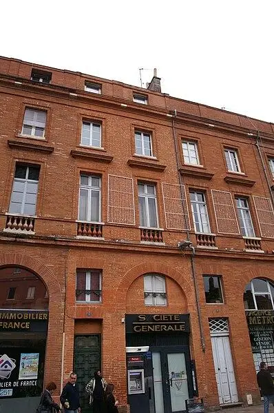 Picture of Building - Pymouss - © Creative Commons (https://creativecommons.org/licenses/by-sa/4.0/deed.fr)