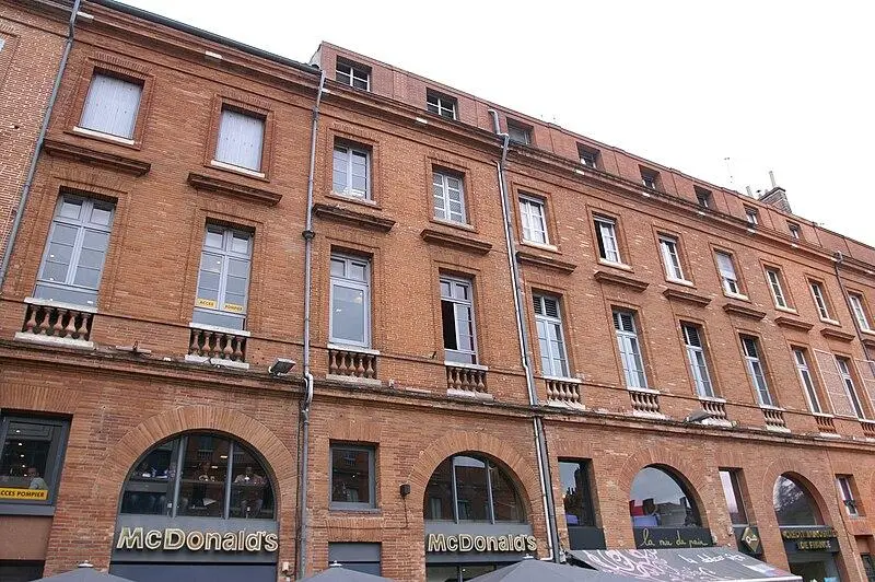 Picture of Building - Pymouss - © Creative Commons (https://creativecommons.org/licenses/by-sa/4.0/deed.fr)