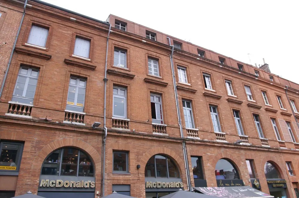 Foto de Edificio - Sous licence Creative Commons (https://creativecommons.org/licenses/by-sa/4.0/deed.fr) - Par Pymouss - © Creative Commons (https://creativecommons.org/licenses/by-sa/4.0/deed.fr)