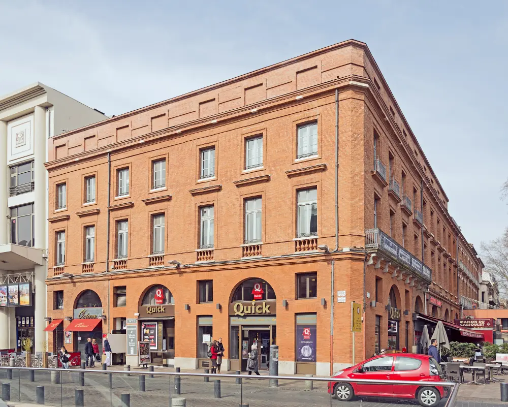 Foto di Edificio - Sous licence Creative Commons (https://creativecommons.org/licenses/by-sa/4.0/deed.fr) - Par Archaeodontosaurus - © Creative Commons (https://creativecommons.org/licenses/by-sa/4.0/deed.fr)