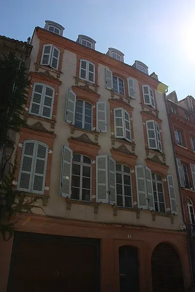 Foto de Edificio - FredTLS - © Creative Commons (https://creativecommons.org/licenses/by-sa/4.0/deed.fr)