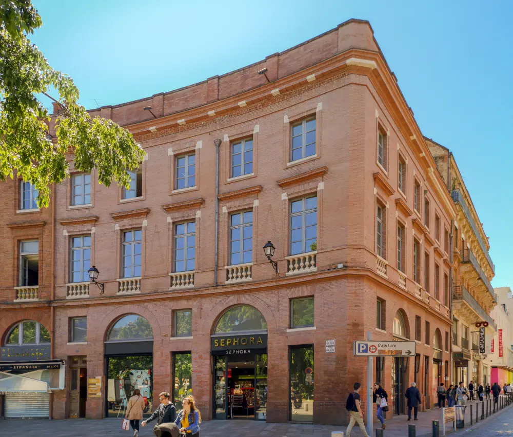 Foto di Edificio - Sous licence Creative Commons (https://creativecommons.org/licenses/by-sa/4.0/deed.fr) - Par Archaeodontosaurus - © Creative Commons (https://creativecommons.org/licenses/by-sa/4.0/deed.fr)