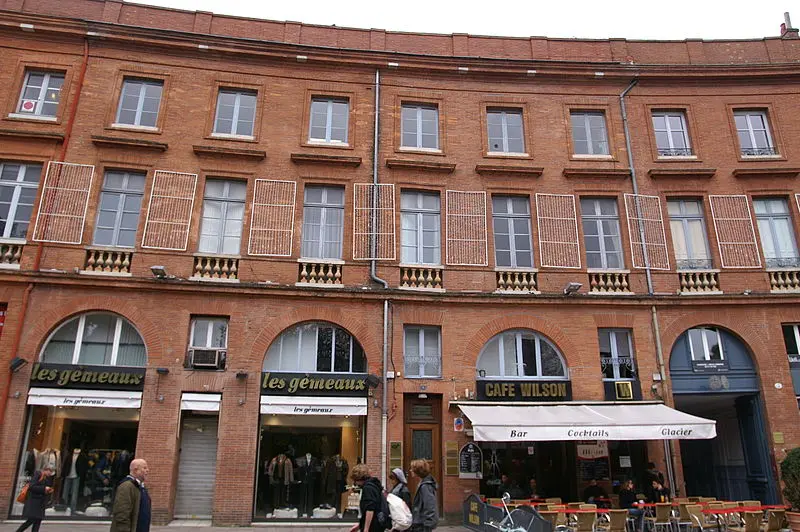 Foto de Edificio - Pymouss - © Creative Commons (https://creativecommons.org/licenses/by-sa/4.0/deed.fr)