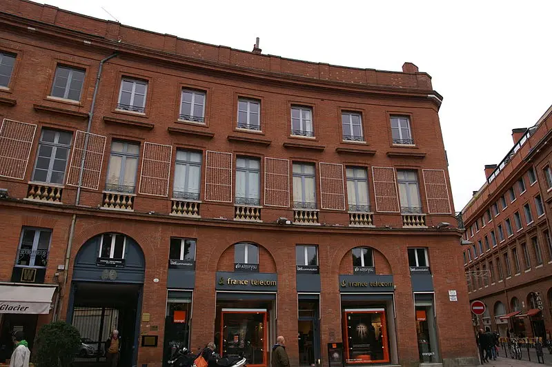 Picture of Building - Pymouss - © Creative Commons (https://creativecommons.org/licenses/by-sa/4.0/deed.fr)