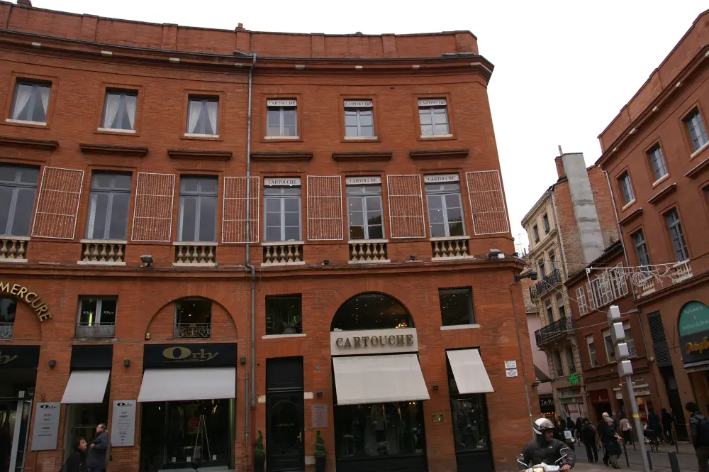 Foto di Edificio - Sous licence Creative Commons (https://creativecommons.org/licenses/by-sa/4.0/deed.fr) - Par Pymouss - © Creative Commons (https://creativecommons.org/licenses/by-sa/4.0/deed.fr)