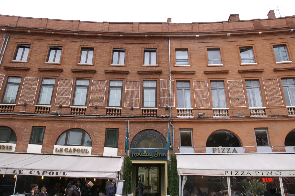 Foto di Edificio - Sous licence Creative Commons (https://creativecommons.org/licenses/by-sa/4.0/deed.fr) - Par Pymouss - © Creative Commons (https://creativecommons.org/licenses/by-sa/4.0/deed.fr)