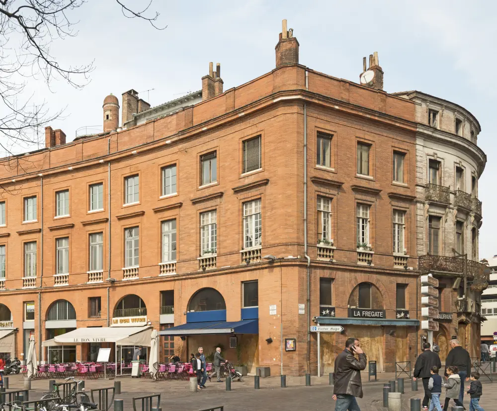 Foto di Edificio - Sous licence Creative Commons (https://creativecommons.org/licenses/by-sa/4.0/deed.fr) - Par Archaeodontosaurus - © Creative Commons (https://creativecommons.org/licenses/by-sa/4.0/deed.fr)