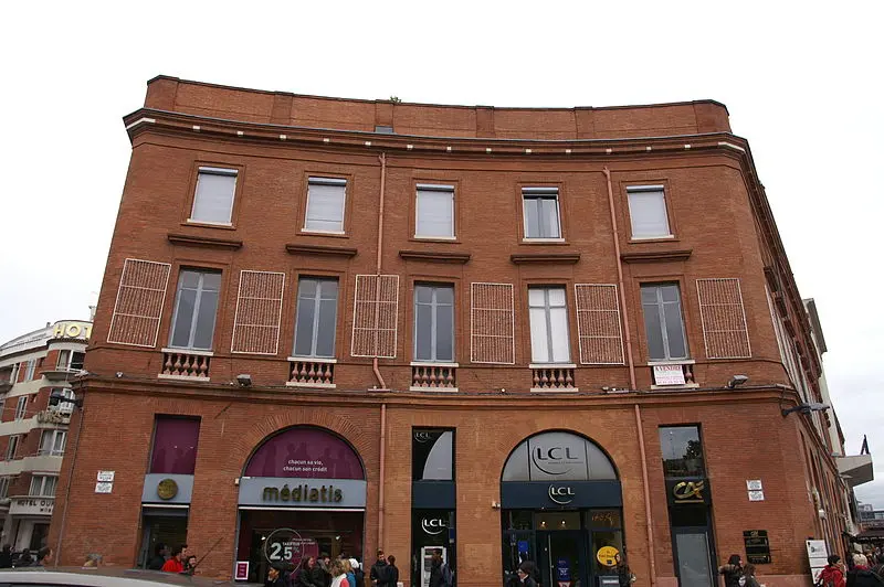 Foto von Gebäude - Pymouss - © Creative Commons (https://creativecommons.org/licenses/by-sa/4.0/deed.fr)