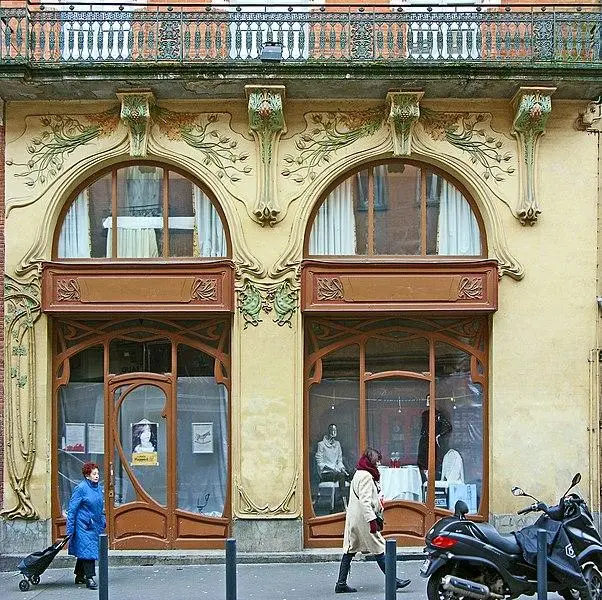 Picture of Modern style bookstore - Didier Descouens - © Creative Commons (https://creativecommons.org/licenses/by-sa/4.0/deed.fr)