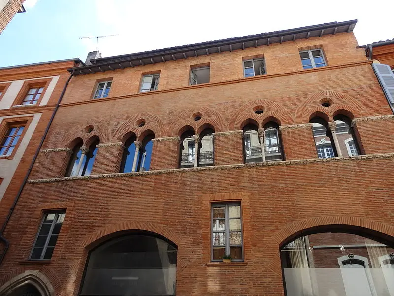 Picture of Building called Roman-Gothic house - Don-vip - © Creative Commons (https://creativecommons.org/licenses/by-sa/4.0/deed.fr)
