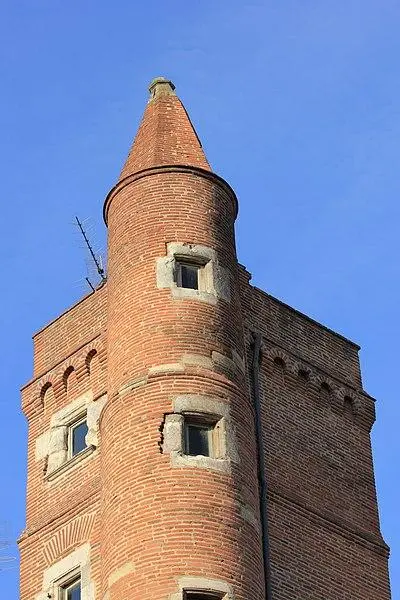 Picture of Tower - PierreSelim - © Creative Commons (https://creativecommons.org/licenses/by-sa/4.0/deed.fr)