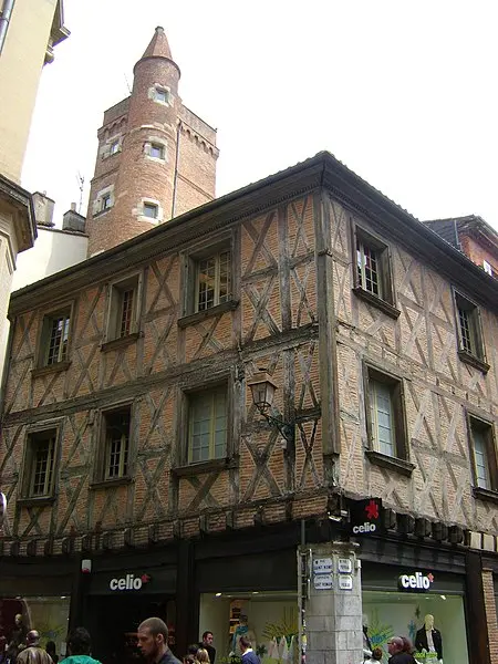 Foto di Torre - Guiguilacagouille - © Creative Commons (https://creativecommons.org/licenses/by-sa/4.0/deed.fr)