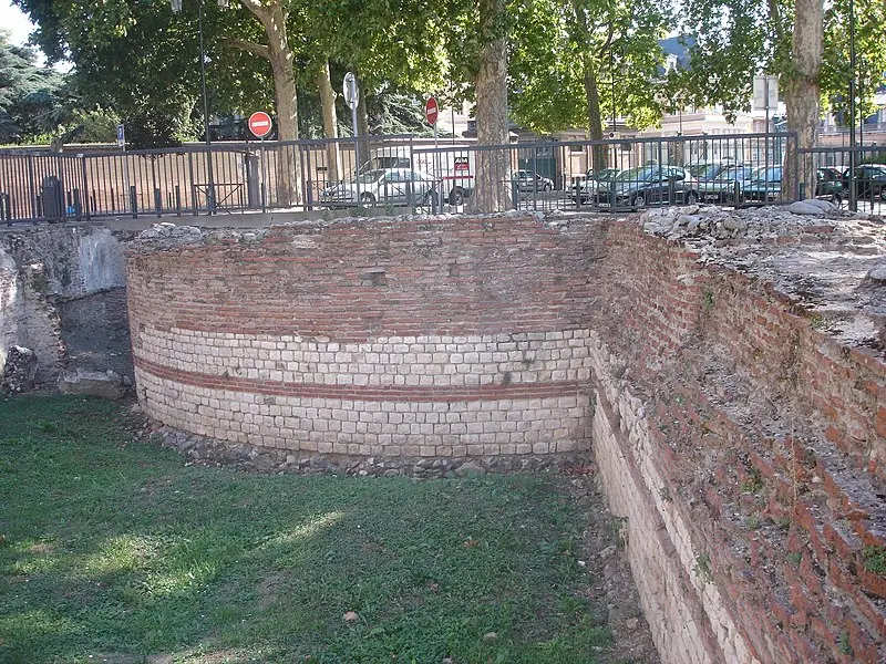 Picture of Gallo-Roman rampart - Pinpin - © Creative Commons (https://creativecommons.org/licenses/by-sa/4.0/deed.fr)