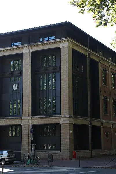 Picture of Tobacco factory - FredTLS - © Creative Commons (https://creativecommons.org/licenses/by-sa/4.0/deed.fr)