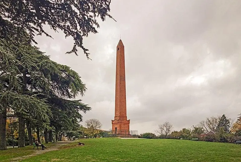 Picture of OBÉLISK of April 10, 1814 - Didier Descouens - © Creative Commons (https://creativecommons.org/licenses/by-sa/4.0/deed.fr)