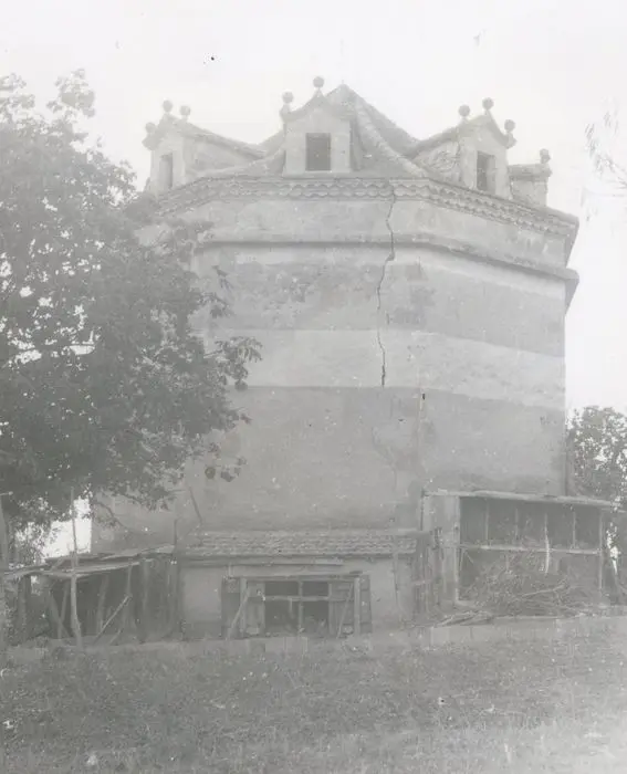 Foto de Jourdanis Pigeonnier - POP Plateforme Ouverte du Patrimoine / Base Mérimée - © Ministère de la Culture (France), Médiathèque du patrimoine et de la photographie, tous droits réservés
