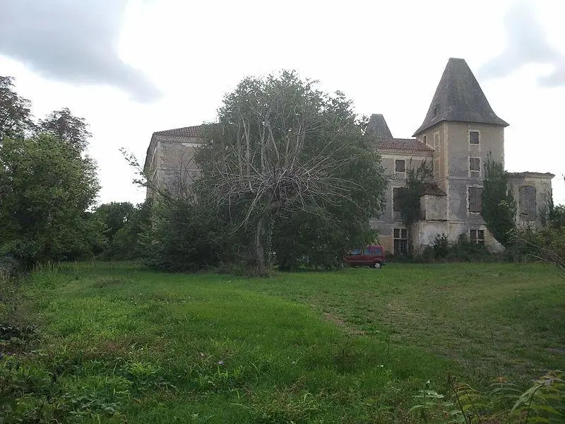 Foto von Schloss - Fabricio Cardenas - © Creative Commons (https://creativecommons.org/licenses/by-sa/4.0/deed.fr)