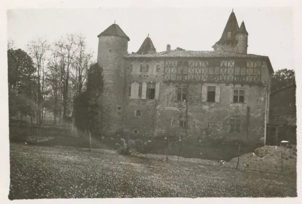 Foto von Château du Bartas oder Barthas - POP Plateforme Ouverte du Patrimoine / Base Mérimée - © Ministère de la Culture (France), Médiathèque du patrimoine et de la photographie, Tous droits réservés 