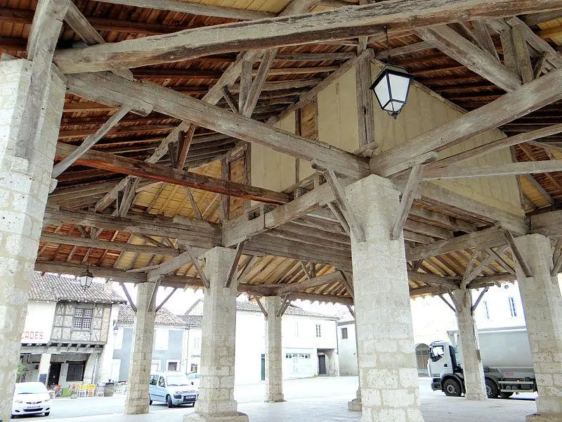 Foto de Sala - MOSSOT - © Creative Commons (https://creativecommons.org/licenses/by-sa/4.0/deed.fr)
