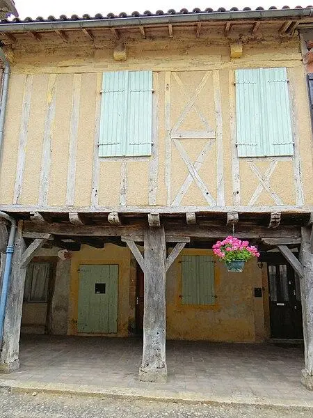 Foto de Casa de Bastide - MOSSOT - © Creative Commons (https://creativecommons.org/licenses/by-sa/4.0/deed.fr)