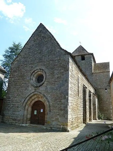 Picture of Church and its crypt - Abxbay - © Creative Commons (https://creativecommons.org/licenses/by-sa/4.0/deed.fr)