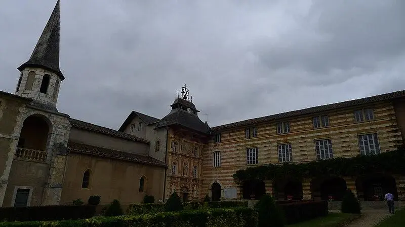 Picture of Notre-Dame-de-Gaison chapel and conventual buildings - Antoine Meissonnier - © Creative Commons (https://creativecommons.org/licenses/by-sa/4.0/deed.fr)