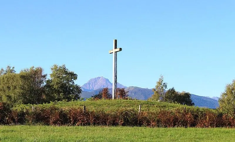 Foto von Tumulus sagt der Kreuzstiefel und fünf Tumuli - Sotos - © Creative Commons (https://creativecommons.org/licenses/by-sa/4.0/deed.fr)
