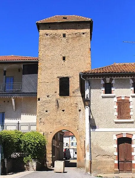 Foto von Quadratturm - Sotos - © Creative Commons (https://creativecommons.org/licenses/by-sa/4.0/deed.fr)