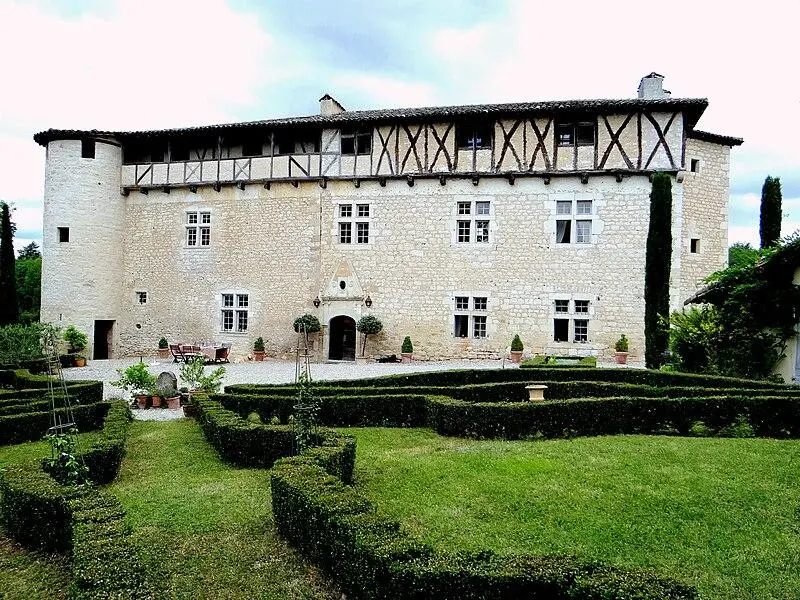 Foto di Castello di Meyrargues - MOSSOT - © Creative Commons (https://creativecommons.org/licenses/by-sa/4.0/deed.fr)