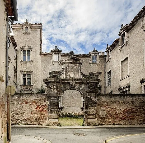 Foto von Viviès Hotel - Didier Descouens - © Creative Commons (https://creativecommons.org/licenses/by-sa/4.0/deed.fr)
