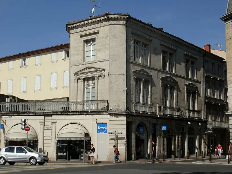 Foto de Edificio - Aristoi - © Creative Commons (https://creativecommons.org/licenses/by-sa/4.0/deed.fr)