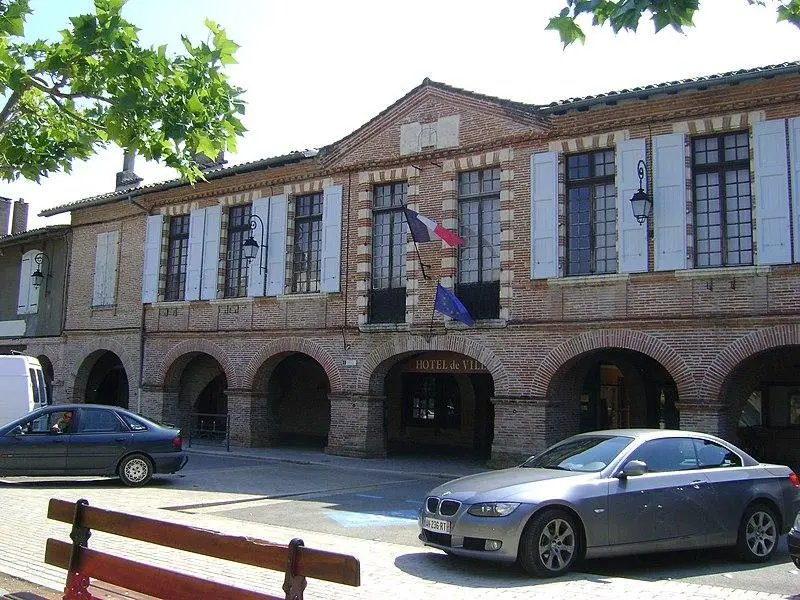 Foto di Ex hotel a Boisset-Glassac, attualmente municipio - Guiguilacagouille - © Creative Commons (https://creativecommons.org/licenses/by-sa/4.0/deed.fr)