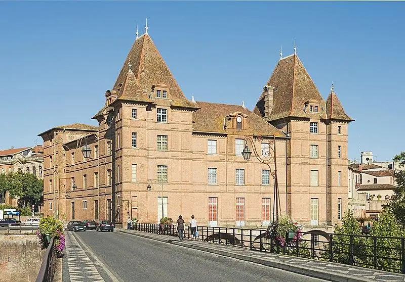 Foto de Ex Palacio Episcopal, antiguo Ayuntamiento, actualmente Ingresa Museo - Didier Descouens - © Creative Commons (https://creativecommons.org/licenses/by-sa/4.0/deed.fr)