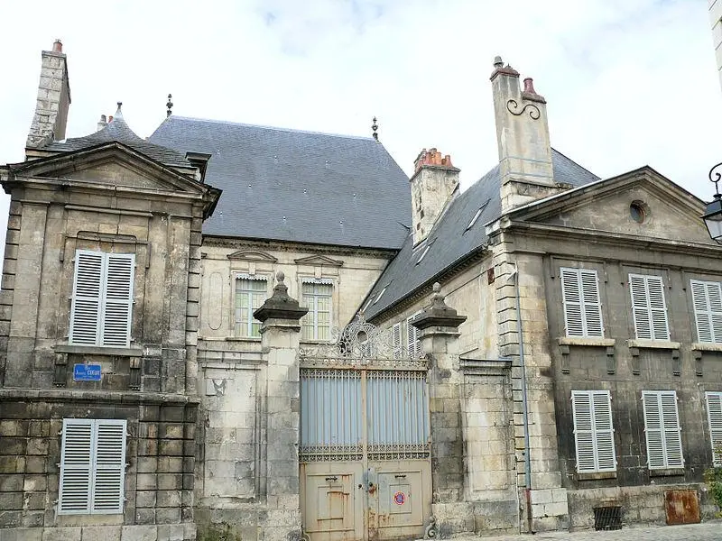Foto von Finanzbüro Hotel oder Méloes Hotel - MOSSOT - © Creative Commons (https://creativecommons.org/licenses/by-sa/4.0/deed.fr)